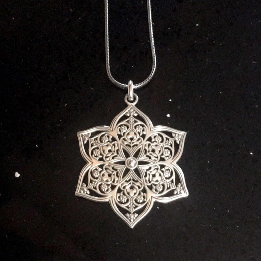 Brighton necklace 26” chain